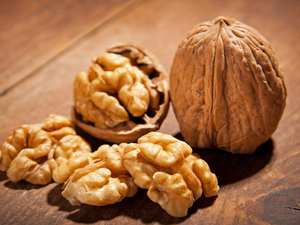 Walnut kernel grading illustration
